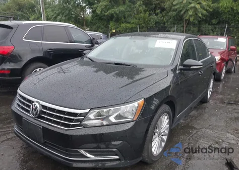 2017 Volkswagen Passat 1.8T Se z USA, uszkodzony, nr VIN 1VWBT7A30HC025442